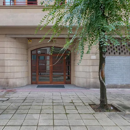 Vt , Acogedora En Barrio Tranquilo Con Garaje شقة
