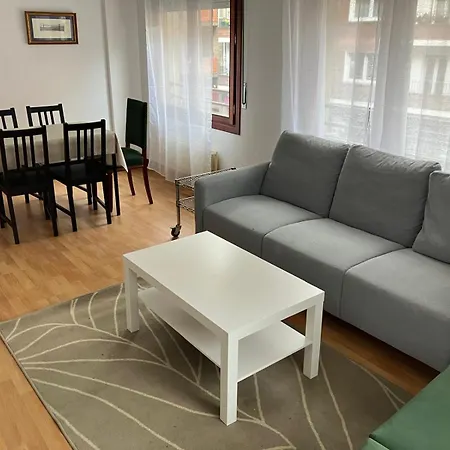 Vt , Acogedora En Barrio Tranquilo Con Garaje Appartement