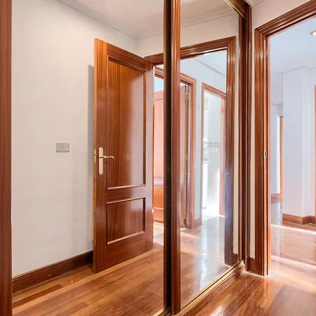 Vt , Acogedora En Barrio Tranquilo Con Garaje Appartement